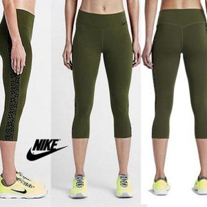 Nike Legendary Tight Fit Green Training Capris